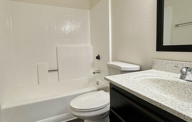 2 beds, 2 baths, 945 sqft, $2,650, Unit 77-204