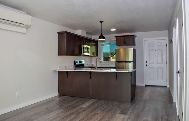 2 beds, 1 bath, 702 sqft, $1,445, Unit Unit 6 -The Maple