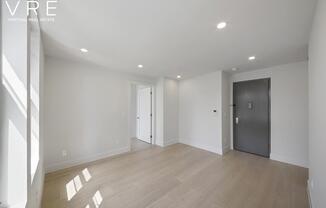 3 beds, 1 bath, $3,600, Unit 20