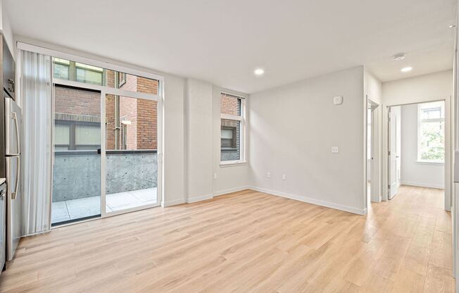 2 beds, 1 bath, 660 sqft, $2,200, Unit 208