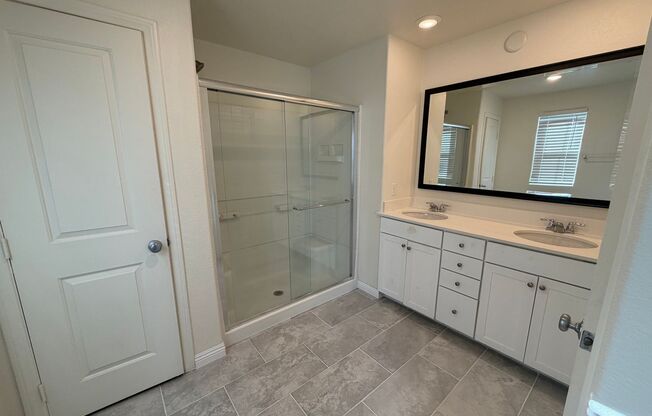 3 beds, 2.5 baths, $2,095