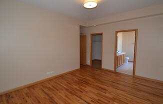 Large 3 bed/ 2 bath garden unit Available July 1