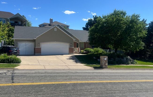 Spacious and Modern 5 Bed, 4 Bath Home