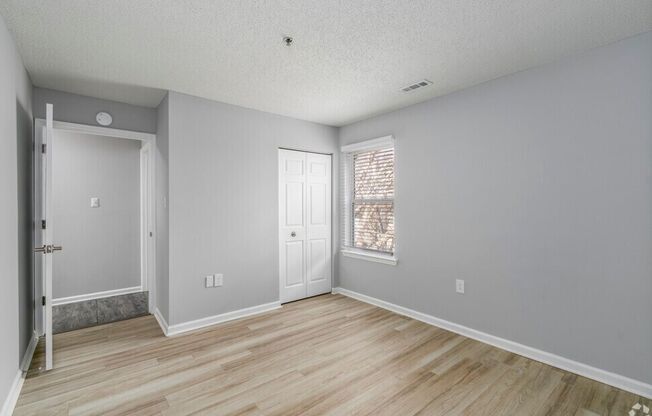 3 beds, 2 baths, 1,070 sqft, $1,400, Unit 2338J