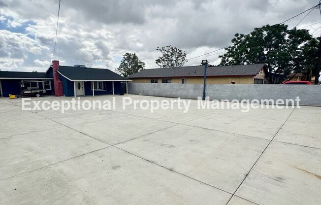 8047 Laurel Ave.