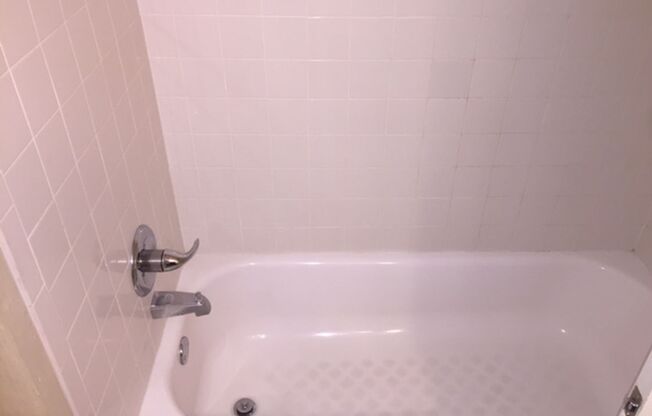 3 beds, 2.5 baths, $1,600, Unit # 310