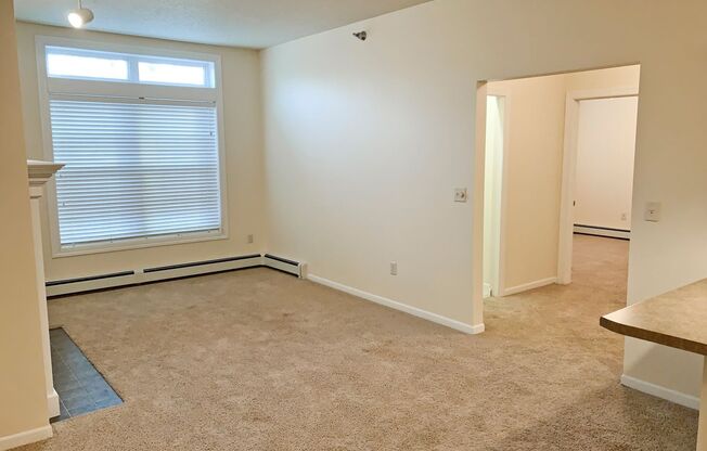 2 beds, 1 bath, 974 sqft, $1,175, Unit 705-123