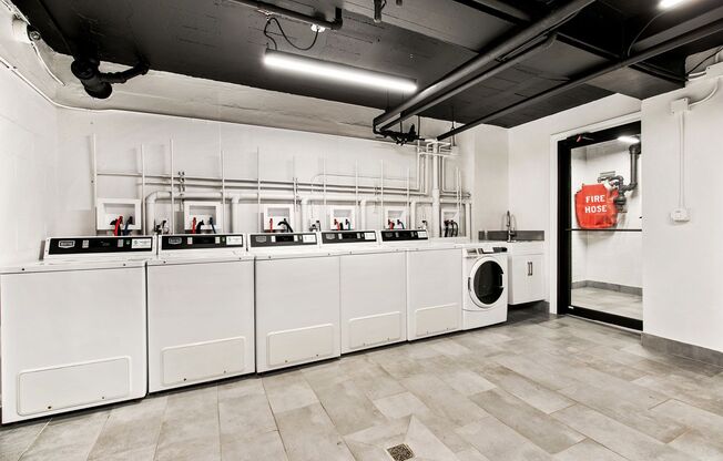 Studio, 1 bath, 405 sqft, $1,675, Unit 805