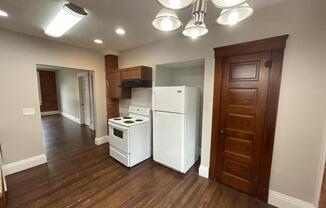 2082 W 95 ST