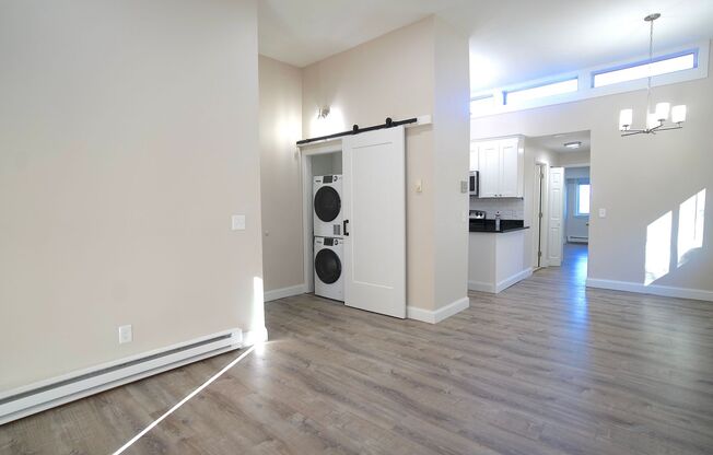 1 bed, 1 bath, 775 sqft, $2,400, Unit 76-6