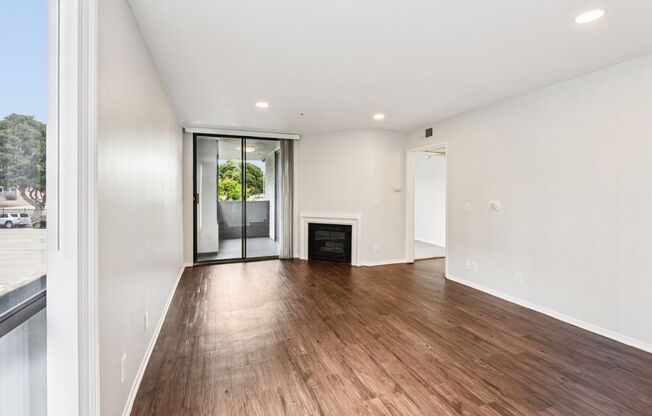 1 bed, 1 bath, 850 sqft, $2,348, Unit 104
