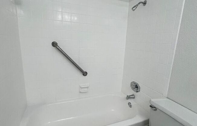 2 beds, 2 baths, 1,000 sqft, $1,315, Unit 1009