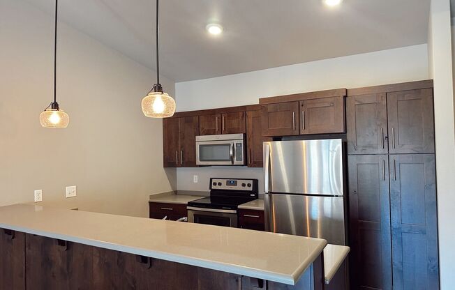 1 bed, 1.5 baths, $1,250, Unit 130