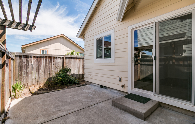 Beautiful 3-Bedroom, 2-Bath Home In West Eugene!