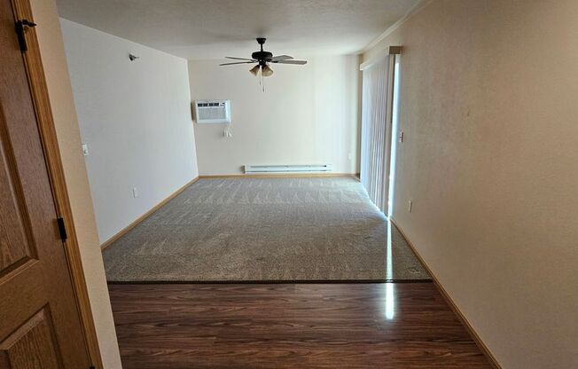 2 beds, 1.5 baths, 1,005 sqft, $1,425, Unit 201