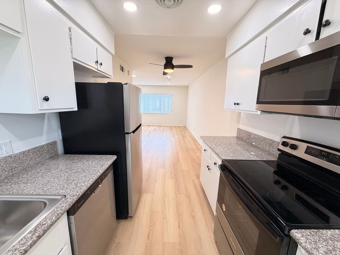 127 - SUTTON TERRACE