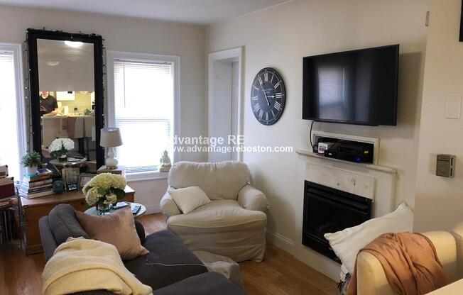 10 Wiget St