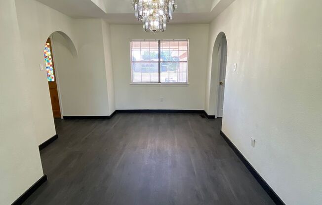 Big and Spacious Four Bedroom Home on the Golf Course!  Mesa School District!