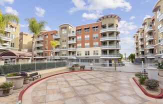 Spacious 3-Bedroom Condo in Prime Chapman Commons Community!