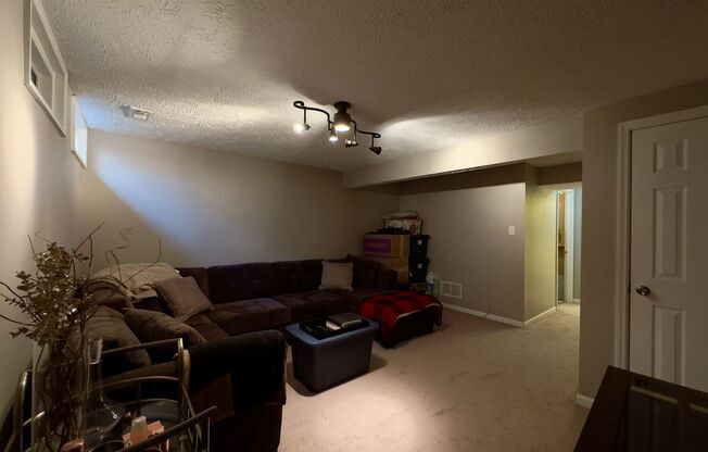 2 beds, 2 baths, $2,100