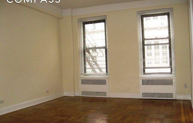 129 W 89 ST