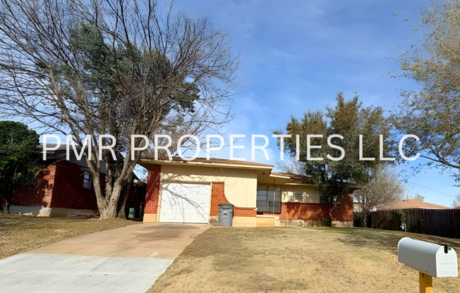 3 Beds / 1 Bath House