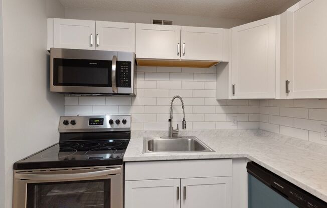 1 bed, 1 bath, 600 sqft, $1,349