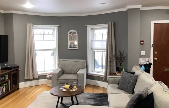 207 W CANTON ST