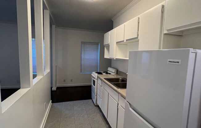 1 bed, 1 bath, 600 sqft, $1,100, Unit MAN21B