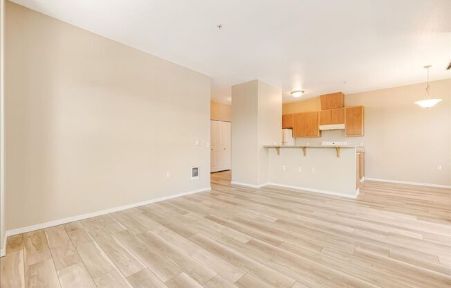 2 beds, 1 bath, 901 sqft, $1,400, Unit 1144-304