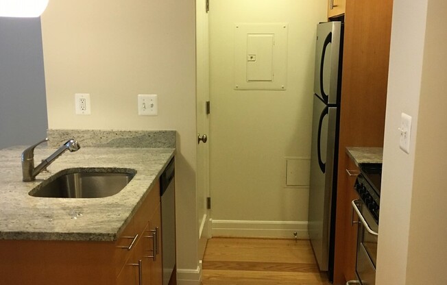 Studio, 1 bath, 440 sqft, $2,500, Unit 0703