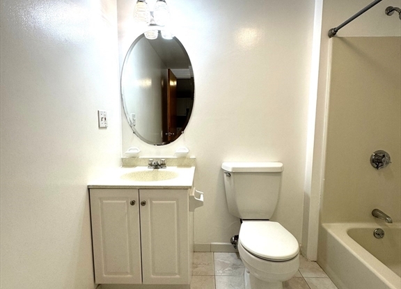 1 bed, 1 bath, 800 sqft, $2,000, Unit 23