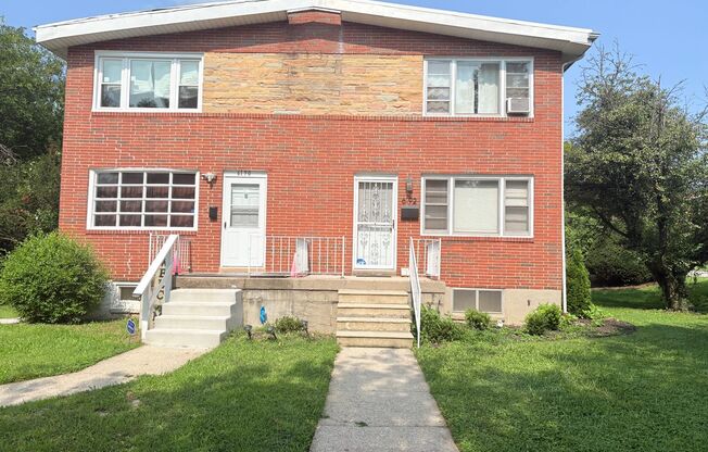 Spacious Lake Walker 3bd/2.5ba Home! Available now