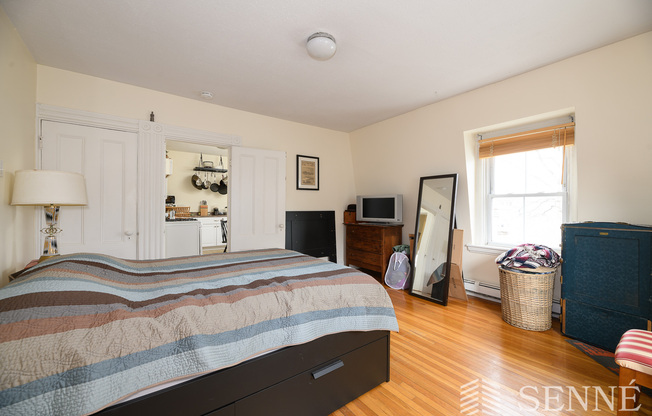 11 PLEASANT AVE