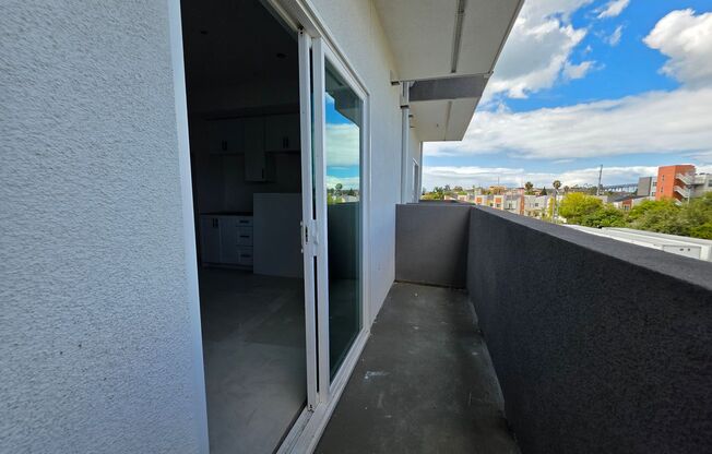 Studio, 1 bath, 327 sqft, $1,790, Unit 308