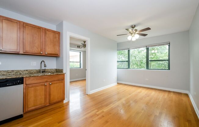 1 bed, 1 bath, 465 sqft, $1,700, Unit 404