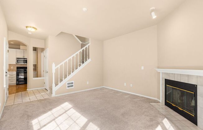 Spacious 2 bedroom 2.5 Townhome in Essex Park!!