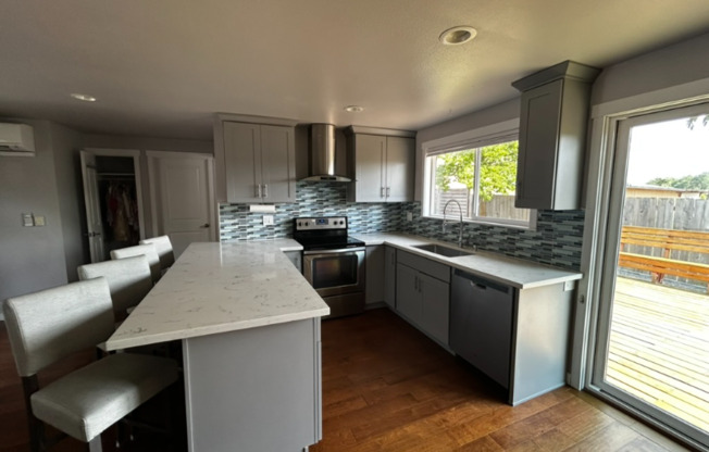 8064 ALT 37 AVE S