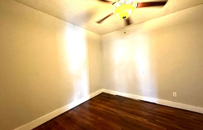 Self Showing - 2 bed 1 bath close to Texas Tech! Move In Ready