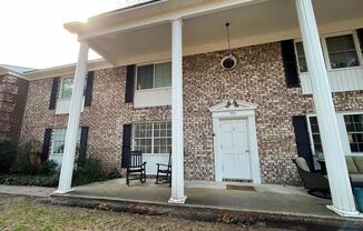 Available 11/4. 2 BR/2 BA in a FANTASTIC Location in Central Mt Pleasant!