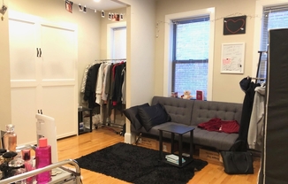 Studio, 1 bath, 350 sqft, $2,600, Unit 33