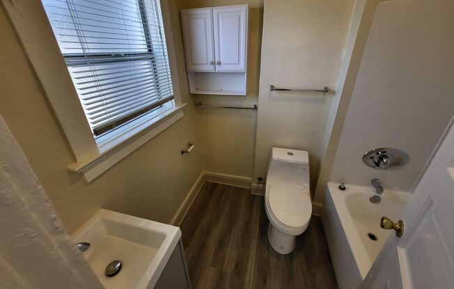1 bed, 1 bath, 400 sqft, $1,900, Unit 01