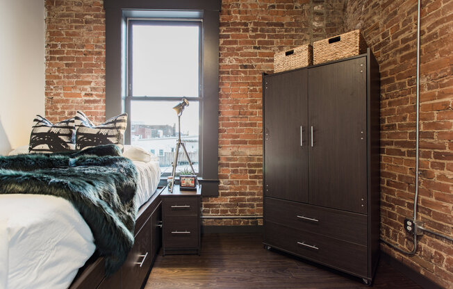 Studio, 1 bath, 289 sqft, $899, Unit 202