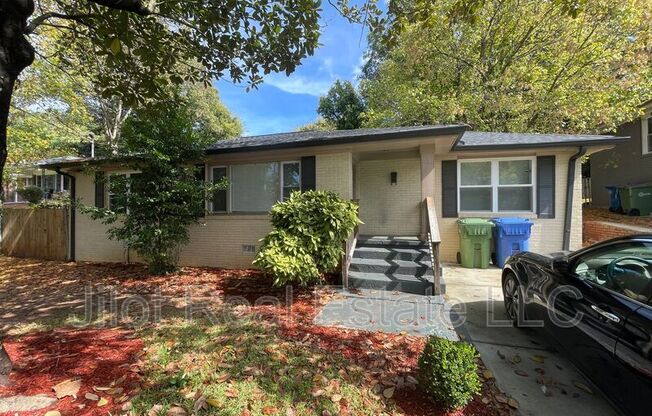 214 NAPOLEON DR SW