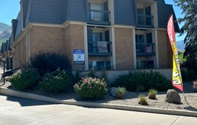 2 beds, 1 bath, 900 sqft, $1,299, Unit 37 PR