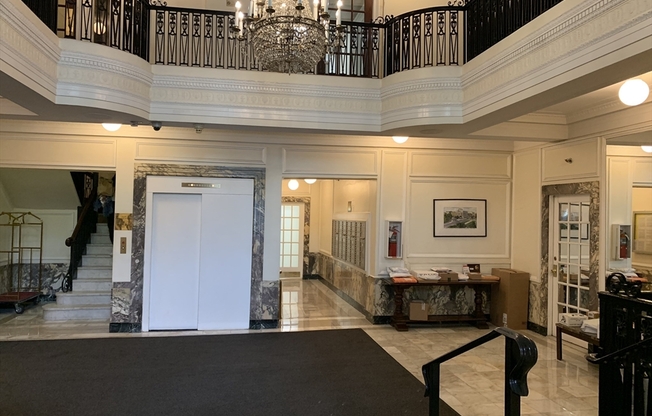 Studio, 1 bath, 600 sqft, $2,400, Unit 604