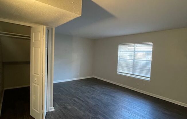 3 beds, 2 baths, 1,256 sqft, $1,550, Unit 12-1203 W/D