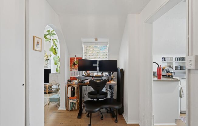 1 bed, 1 bath, $1,200, Unit 730-04