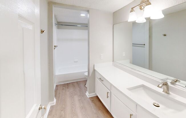 2 beds, 1.5 baths, 1,066 sqft, $1,549, Unit 213I