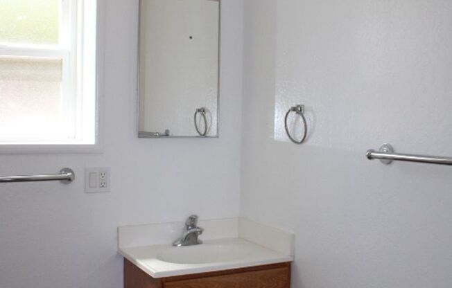 2 beds, 1 bath, $1,850